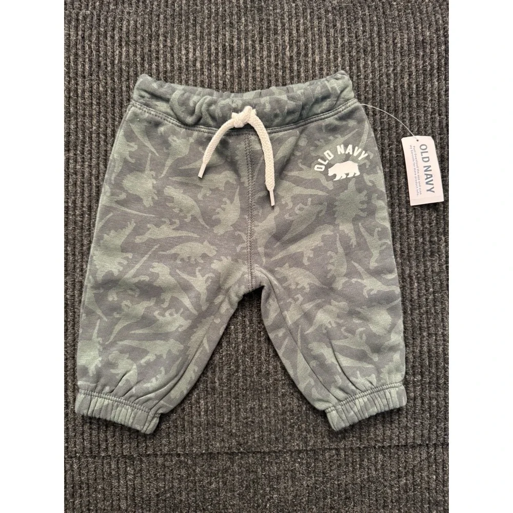 Old Navy 0-3 Months Camo DinosaurFront Zip Sweat Shirt And Pants Set NEW W/ Tags